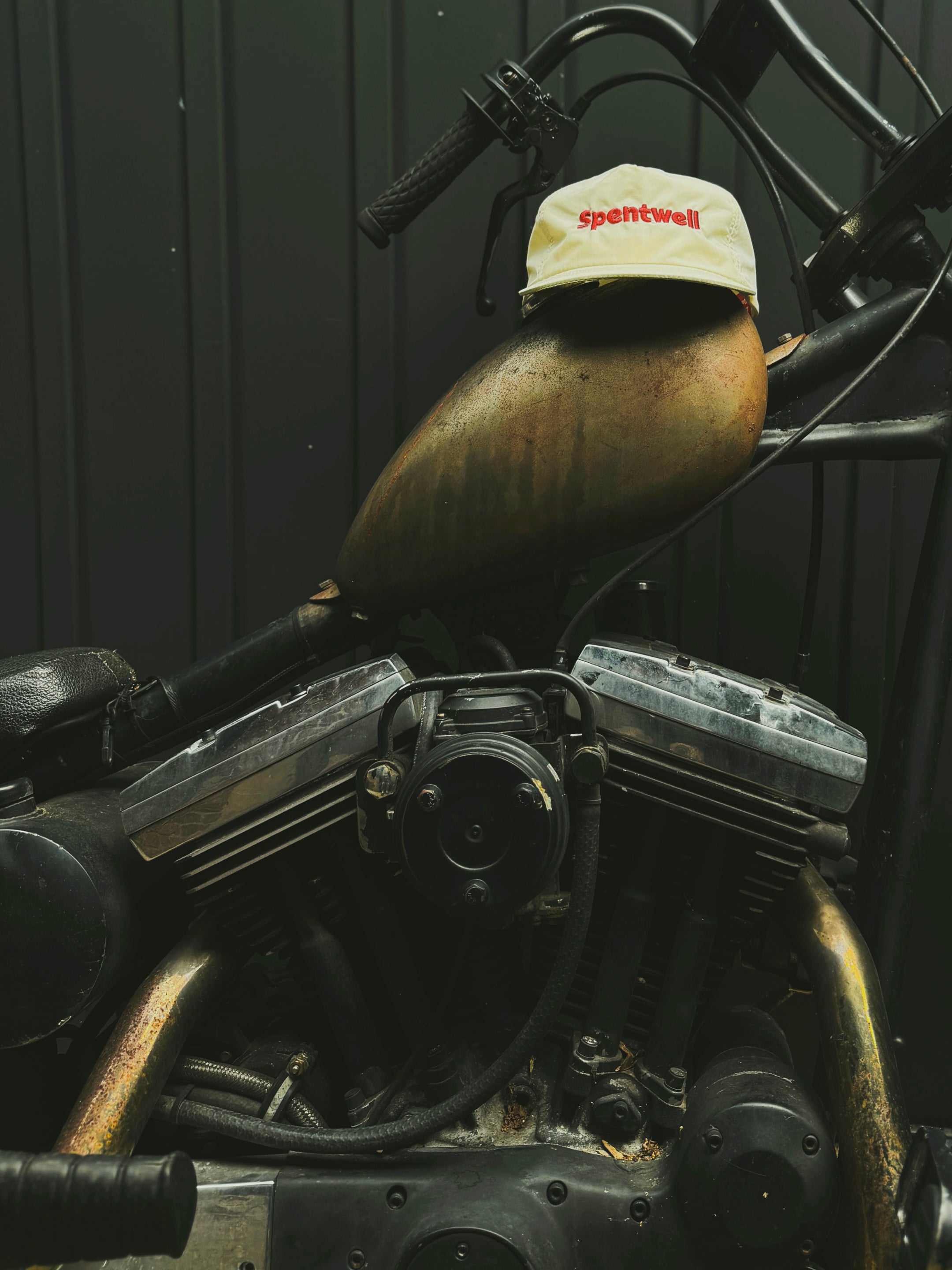 Off white primary hat